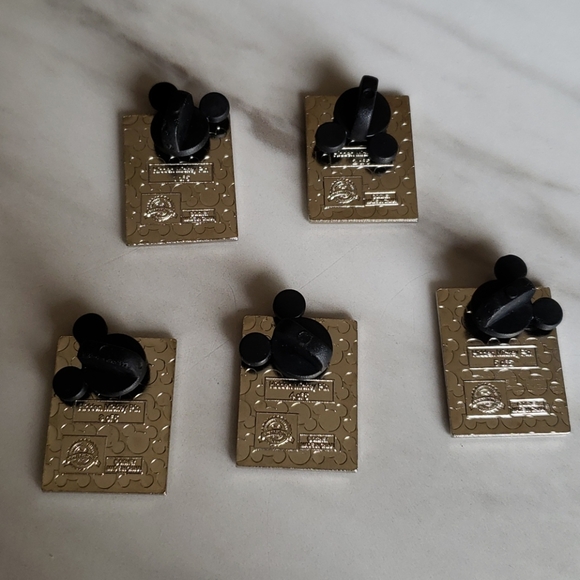 🎁 SALE🎁 FULL SET Disney Hidden Mickey Trading pins. - Picture 2 of 2